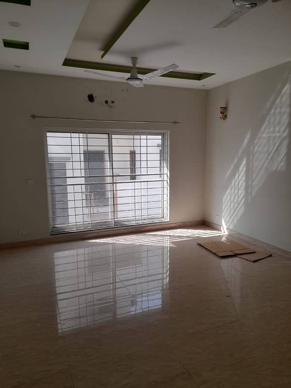 1 KANAL UPPER PORTION | LIKE NEW | FOR RENT IN JANIPER BLOCK 8