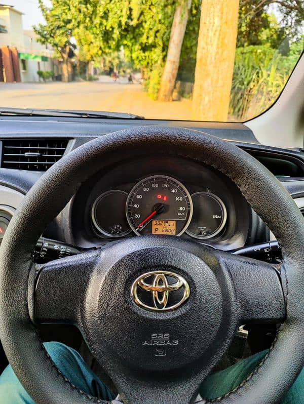 Toyota Vitz 2012 8