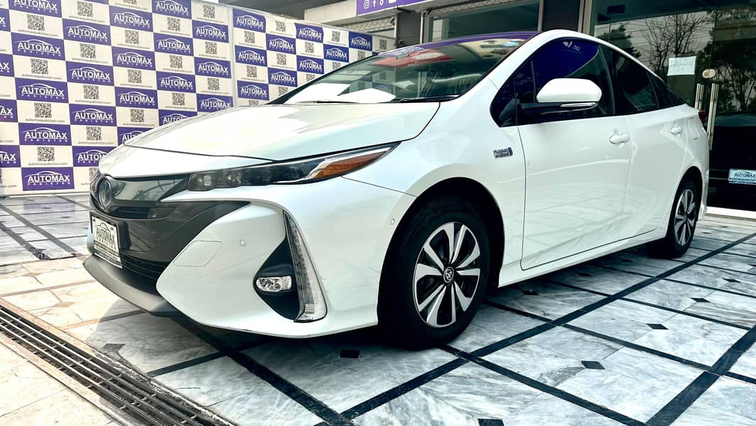 TOYOTA Prius PHV (Plug-In-Hybrid) - 2020 1