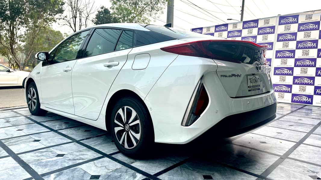 TOYOTA Prius PHV (Plug-In-Hybrid) - 2020 4