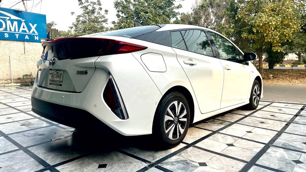 TOYOTA Prius PHV (Plug-In-Hybrid) - 2020 5