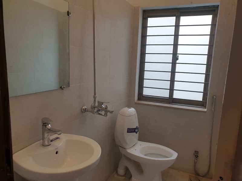 Upper Portion Flat Available for Rent in Civil Defence DHA Phase 1 Lahore 4