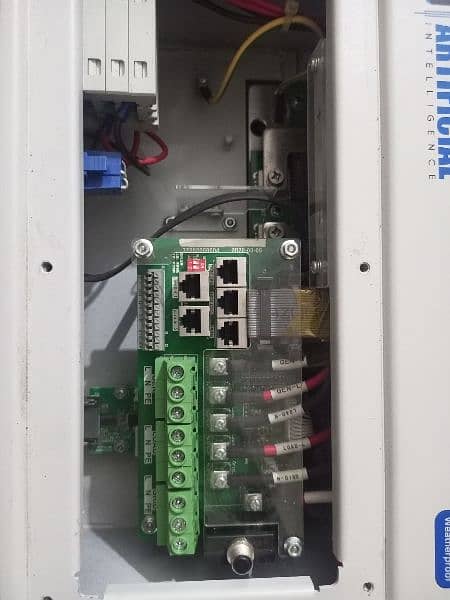 Solar max 3.6 kw 48v complete box pack. slightly used. 3