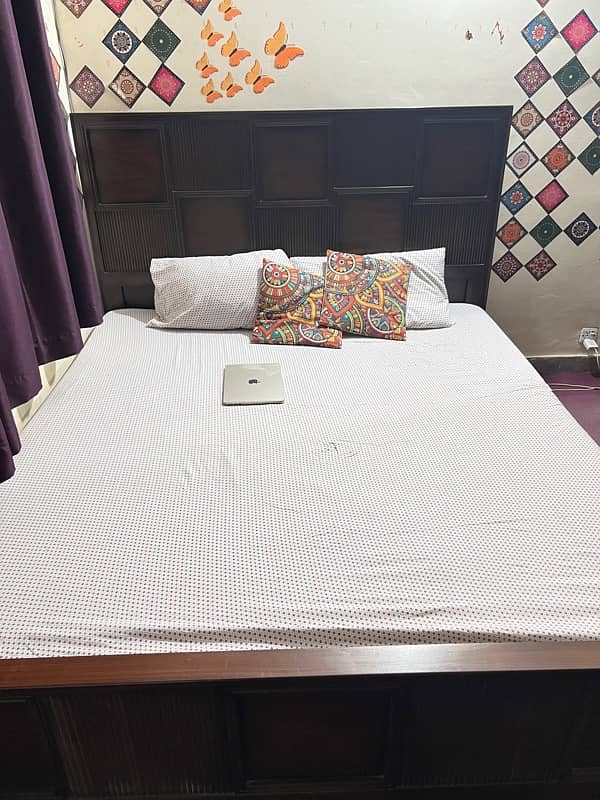 king size Bed+ Dressing table for Sale 3