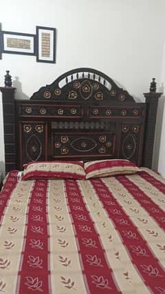 Tali wooden king bed