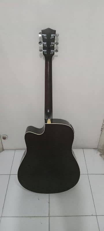 semi acoustic guitar jumbo size with bag,and all accessories 1