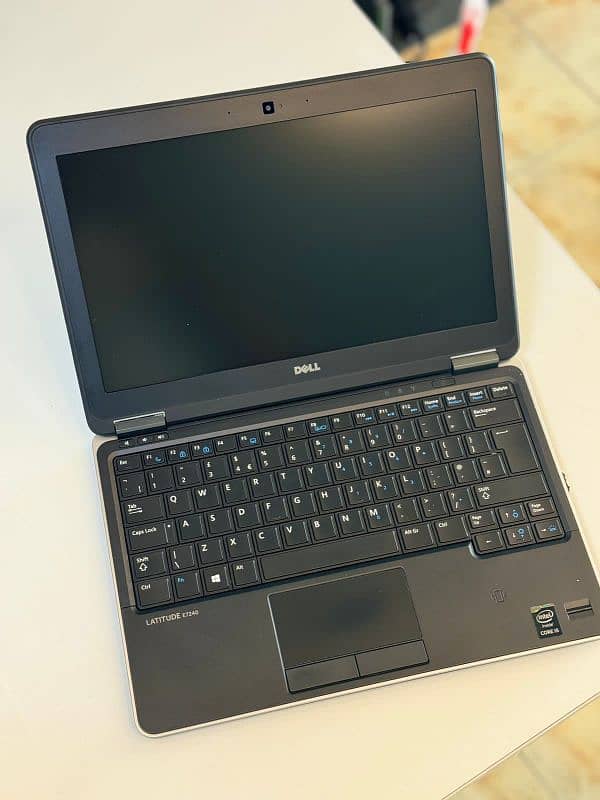 *DELL LATITUDE* _7240_  I5/4th generation 3