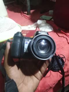 SONY DSC H7 VIDEO CAMERA URGENT SELL 15 thousand final prize