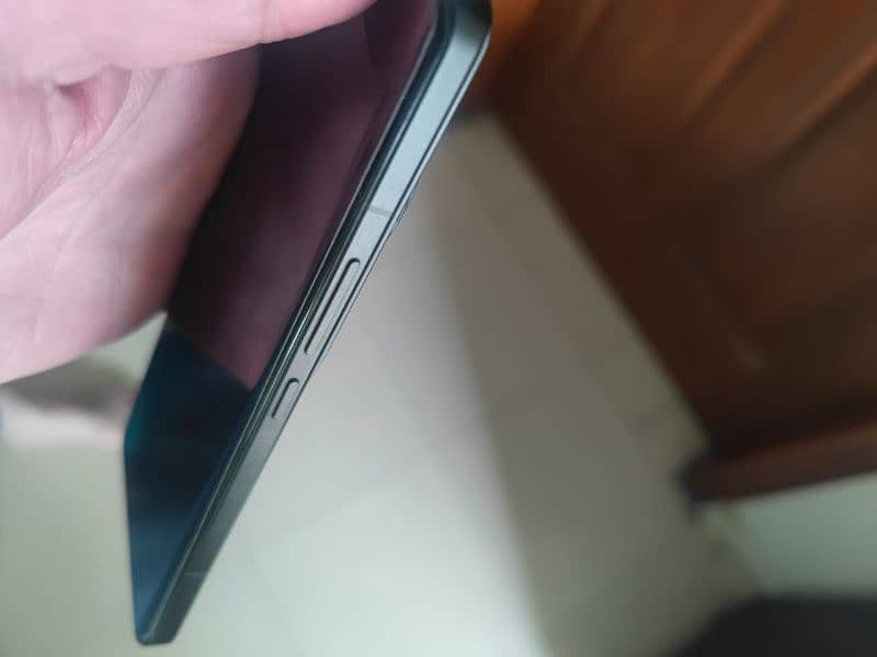 Xiaomi 13 Ultra Patched (Just Like Brand New) Gift Throw Away Price 5