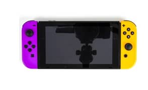 NINTENDO CONSOLE SWITCH WITH JOY-CON