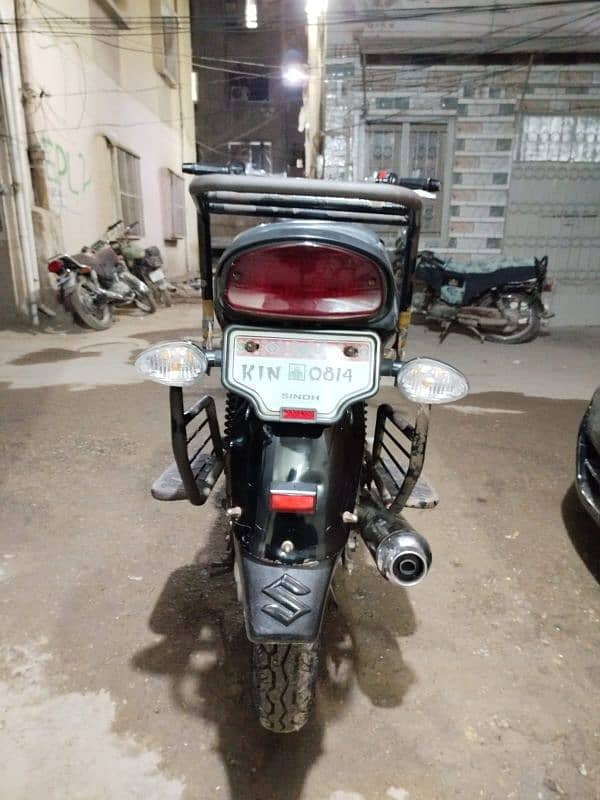 Suzuki GS 150 2015 Model 8