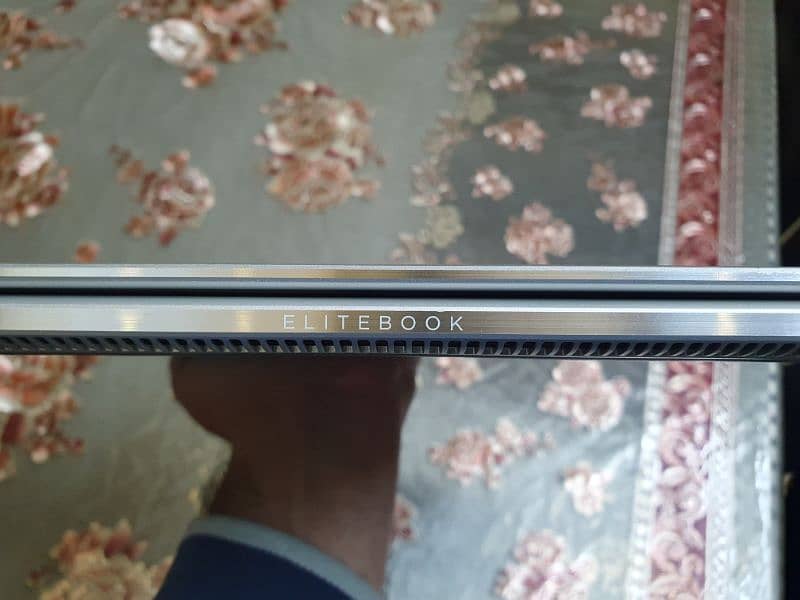 HP Elitebook 1030 g2 x360 Touchscreen 4