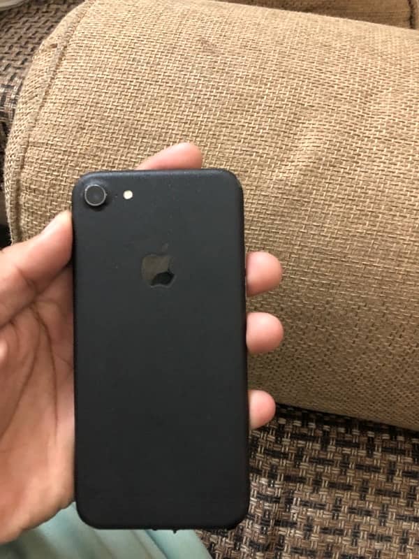 iphone7 128 gb battery timing 4hours exellent condition . 3