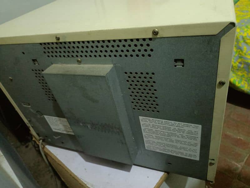 Toshiba microwave urgent sale 4