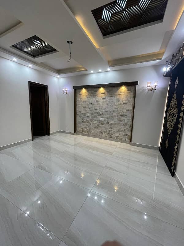 1 KANAL LUXURY HOUSE AVAILABLE FOR SALE IN WAPDA TOWN PHASE 1 BLOCK K1 10