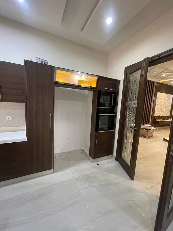 1 KANAL LUXURY HOUSE AVAILABLE FOR SALE IN WAPDA TOWN PHASE 1 BLOCK K1 17