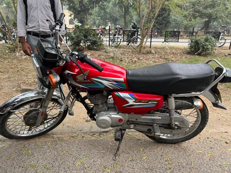 Honda 125   good condition available for sale 2