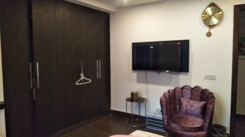 4 Bed Apartment for Sale in Gulberg 3 5