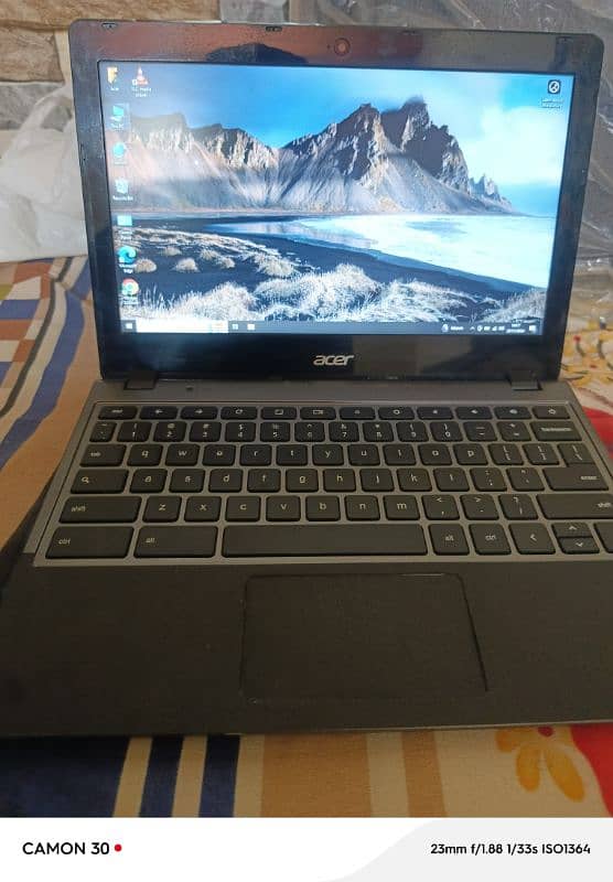 Acer c720 Chromebook 0