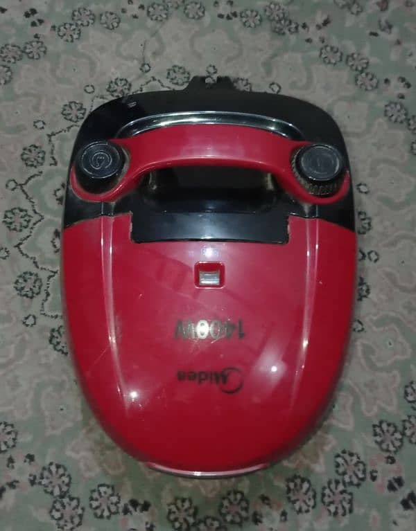 vacuum cleaner ( Midea ) 3