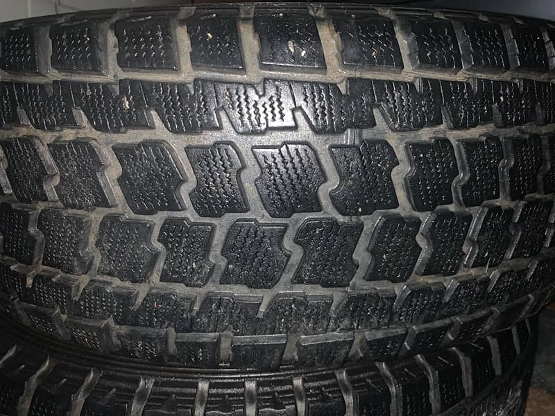 275/70/16 tyres for sale 0