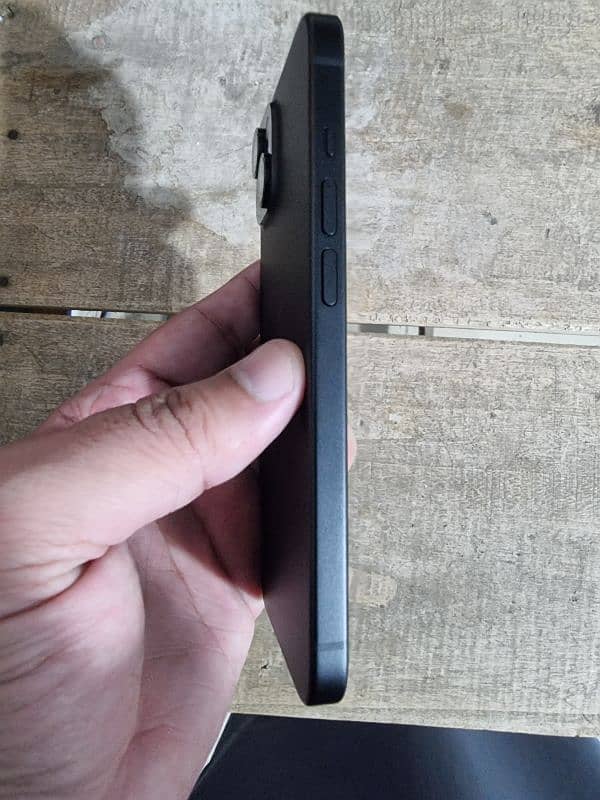 iPhone 15 black icloud locked 1