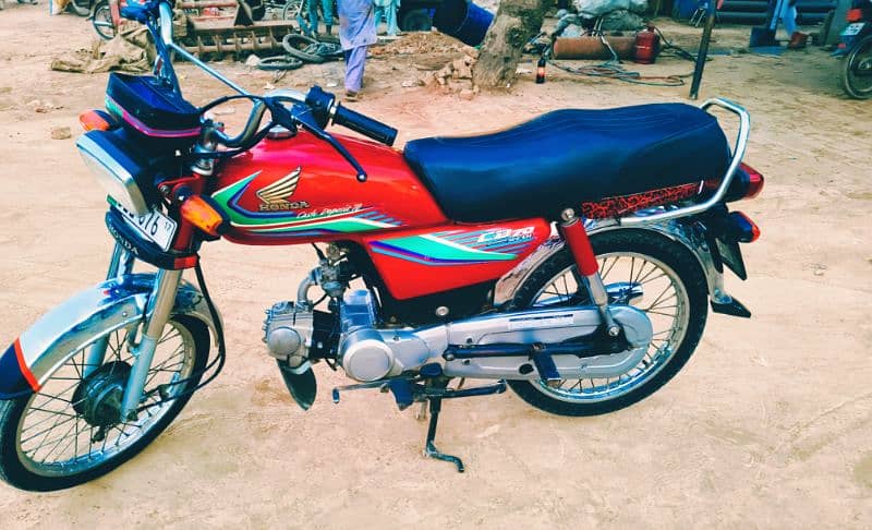 Honda CD70 2017 Sahiwal Golden Number Lush Condition 2