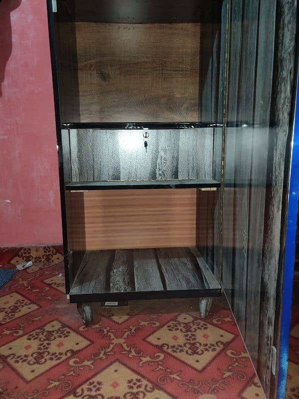 Single Door Cupboard on wheels. 4