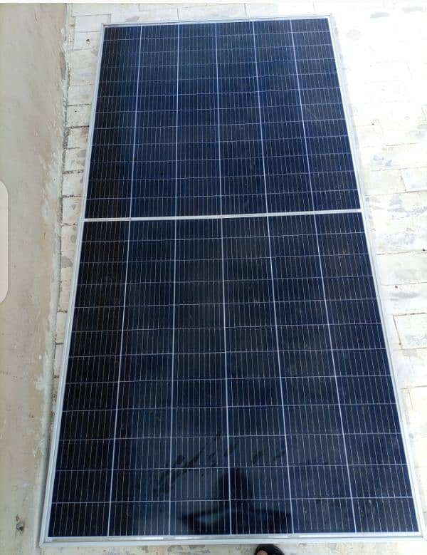 400 watt solar panel tier 1 A grade  Power company 12 years warenty 0