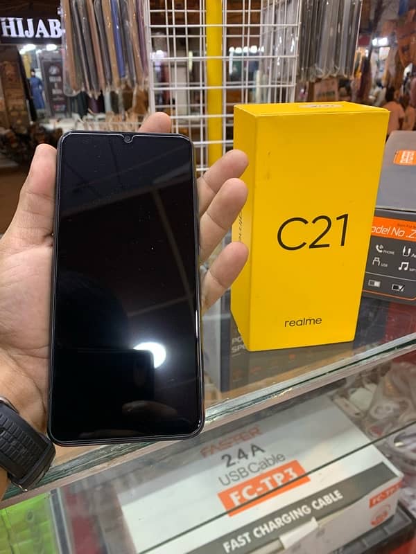 Realme C21 1