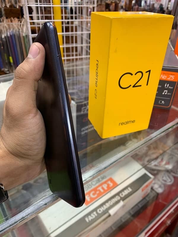 Realme C21 4