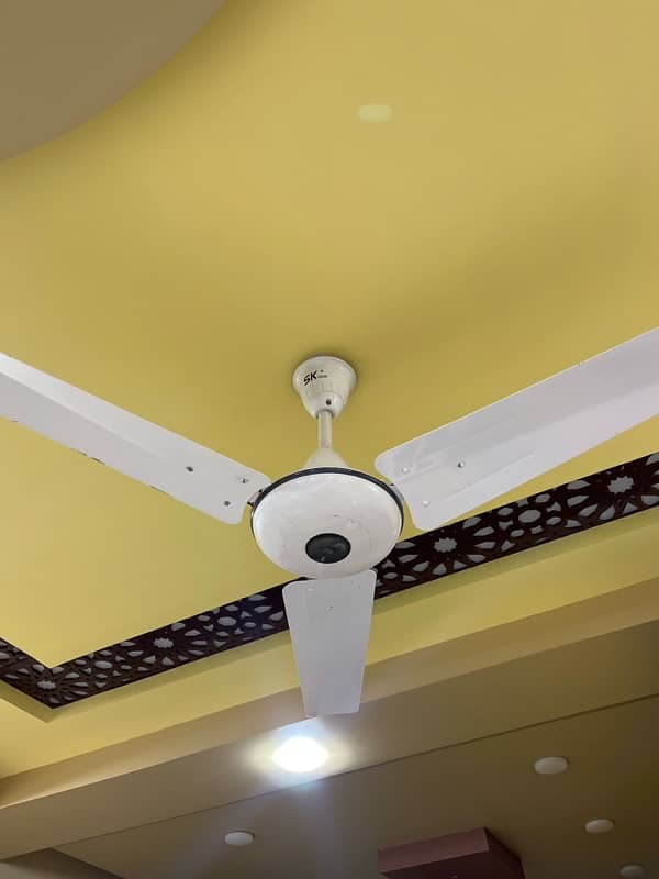 GFC ceiling fans in good condition 3