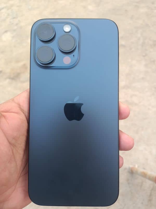 iPhone 15 pro Max 256 GB 255000 0