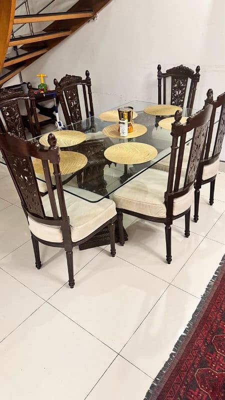 dinning table+6 chairs 0