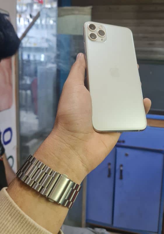 iphone 11pro max Pta aproved 1