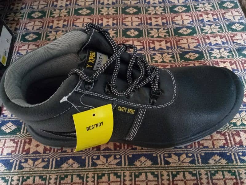 Safety Shoes Expert 2