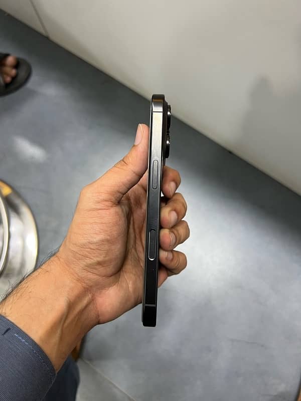 iPhone 16 Pro 128GB Non PTA Physical+ESim 1