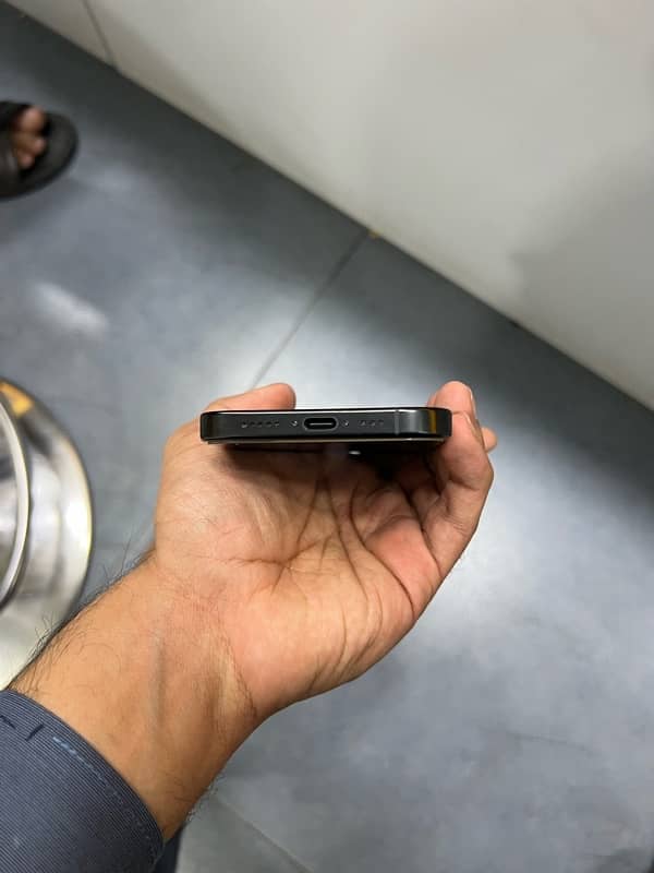 iPhone 16 Pro 128GB Non PTA Physical+ESim 3