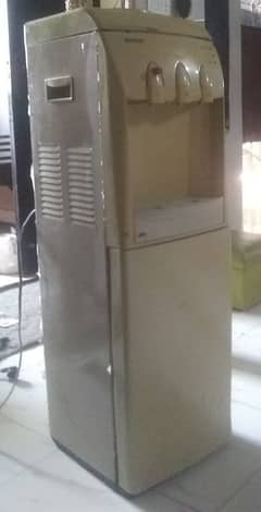 good condition water dispenser