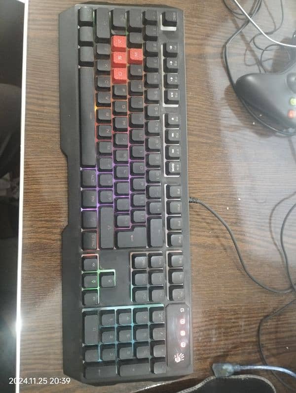 Bloody B1700 Gaming Keyboard 0