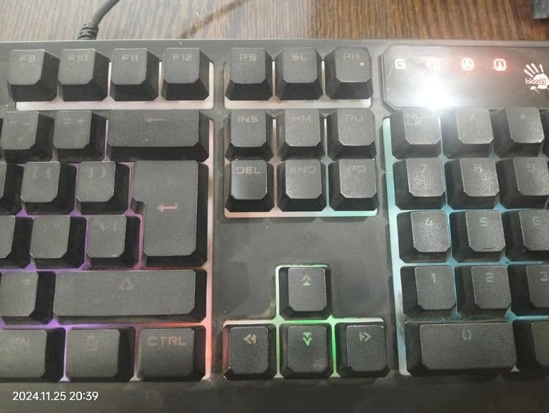 Bloody B1700 Gaming Keyboard 4