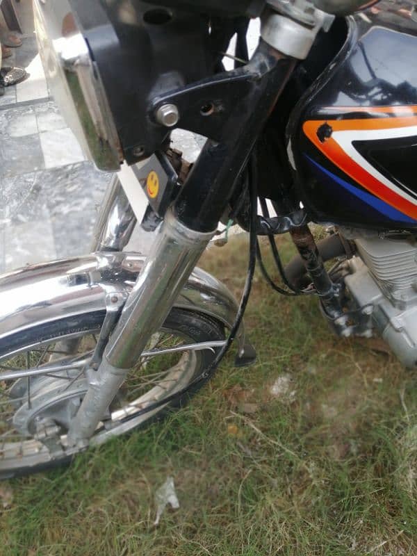 honda 125cc bhai kami ho jy gi bkaya contact kr la  03191162097 Wh 0