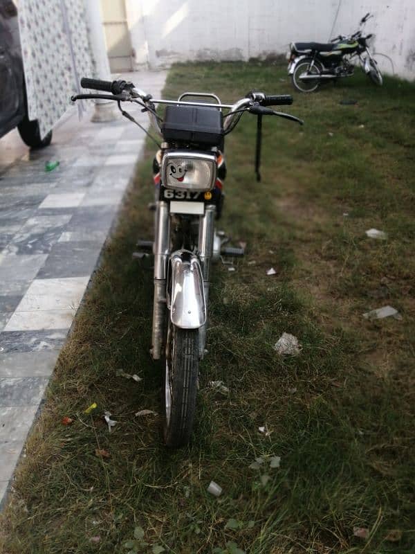 honda 125cc bhai kami ho jy gi bkaya contact kr la  03191162097 Wh 3