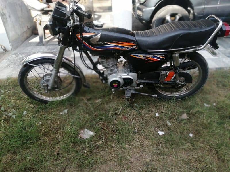 honda 125cc bhai kami ho jy gi bkaya contact kr la  03191162097 Wh 4