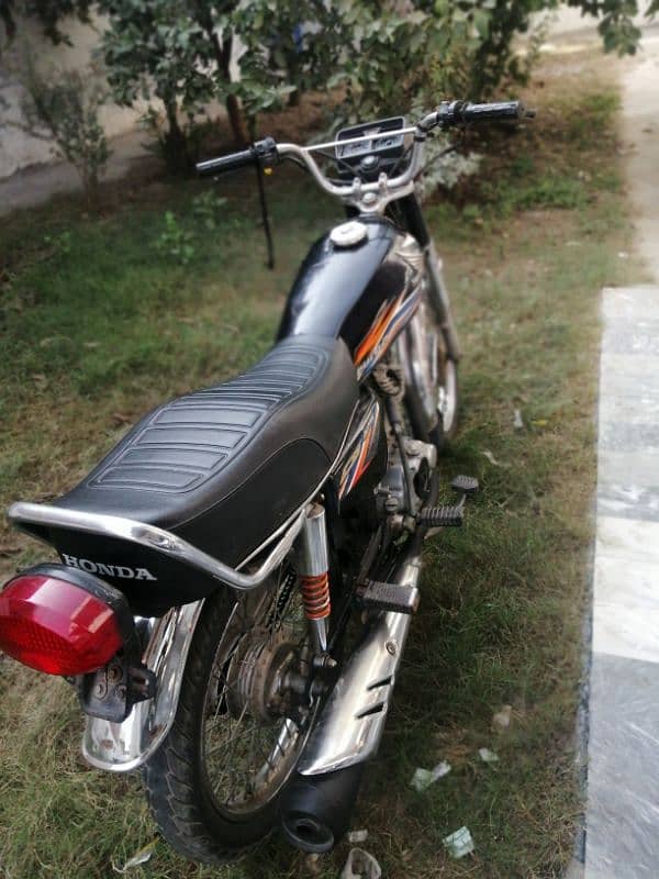 honda 125cc bhai kami ho jy gi bkaya contact kr la  03191162097 Wh 7