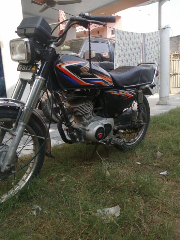 honda 125cc bhai kami ho jy gi bkaya contact kr la  03191162097 Wh 11