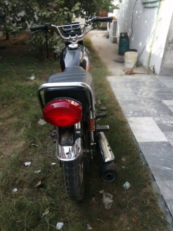 honda 125cc bhai kami ho jy gi bkaya contact kr la  03191162097 Wh 13