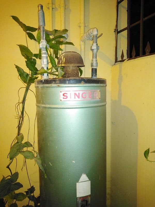 singer geyser 30 gallon best conditiin for sale in rwp 2