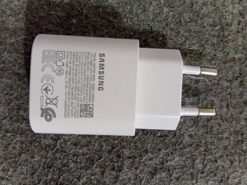 Samsung 25 W Charger 2