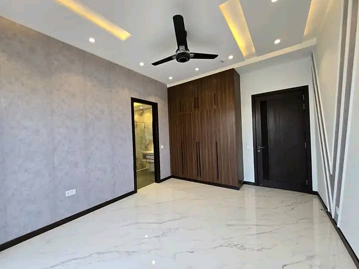 Most Luxurious 2 Kanal Classical Furnished Bungalow For Sale With Full Basement Pool And Home Theater Near Park In Phase 4 7